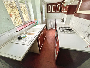 Kitchen- click for photo gallery